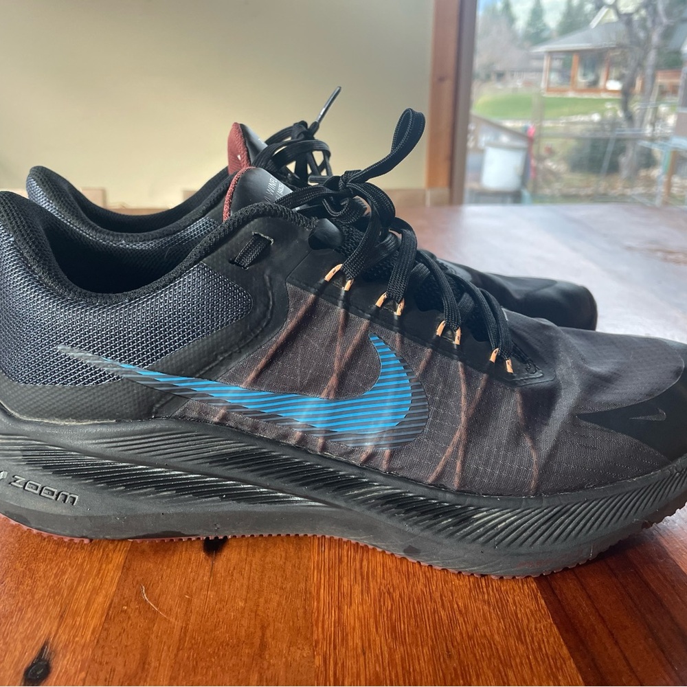 Nike Zoom Black and Brown Sole Athletic Shoes